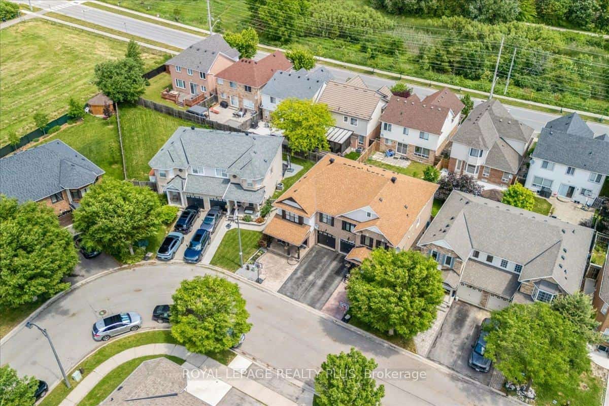 858 Shepherd Place, Milton, ON L9T 6L8
