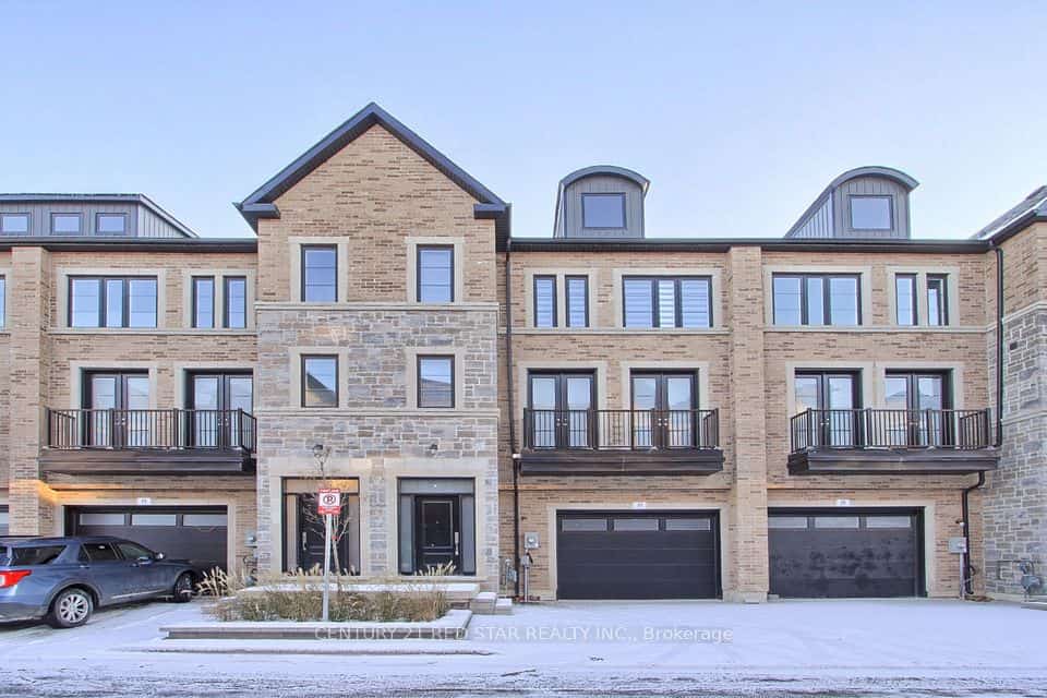 260 Eagle Street #23, Newmarket, ON L3Y 1K1