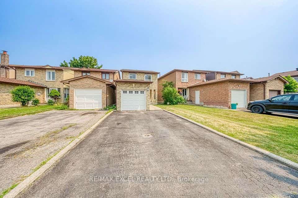 25 Barrington Crescent, Markham, ON L3R 3H2