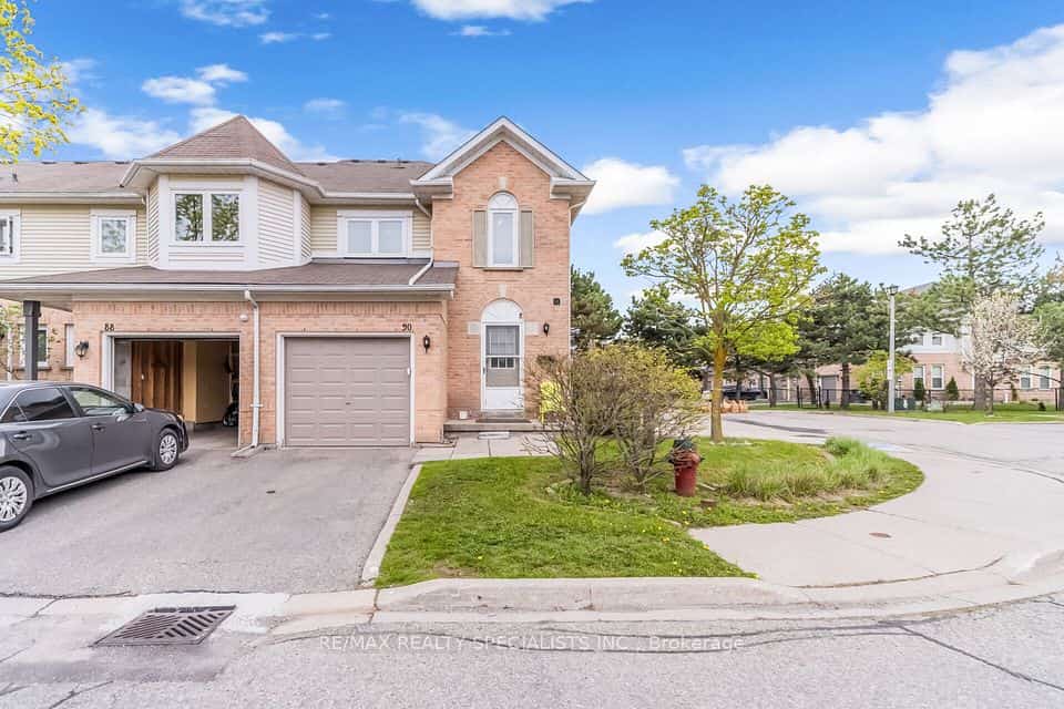 90 Wickstead Street, Brampton, ON L6R 1N8