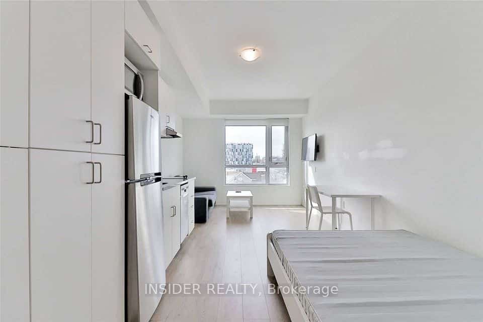 1800 Simcoe Street N #311, Oshawa, ON L1G 0C2