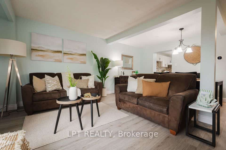 318 Laurier Avenue #3, Milton, ON L9T 3M9