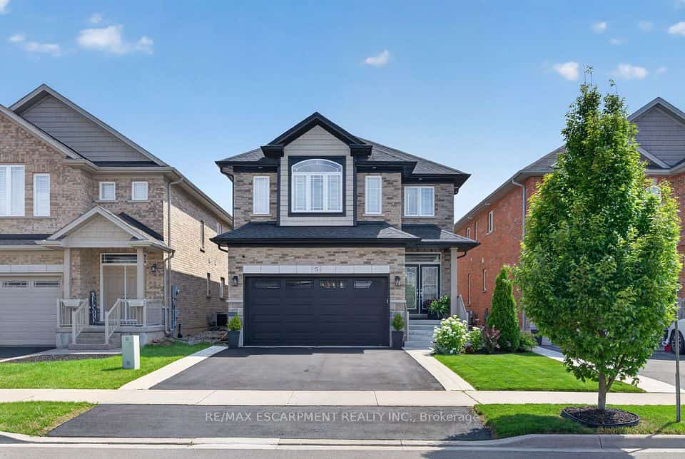 5 Narbonne Crescent, Hamilton, ON L8G 0J8
