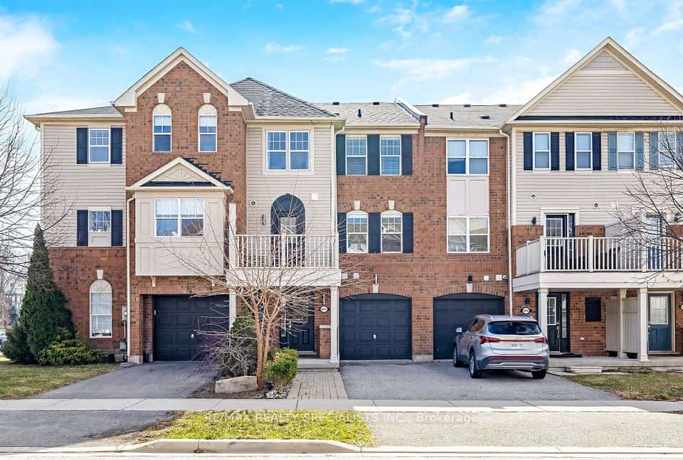 3032 Drumloch Avenue, Oakville, ON L6M 5H8