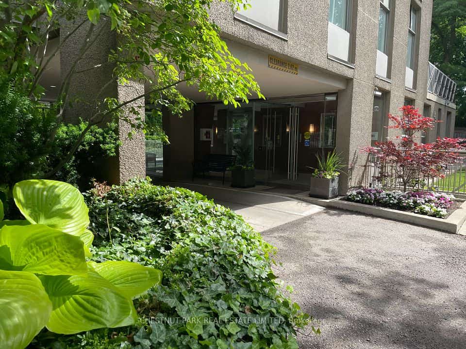 423 Avenue Road Condos, Toronto