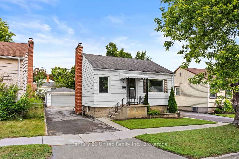 516 Glengarry Avenue, Peterborough, ON K9H 4Y4