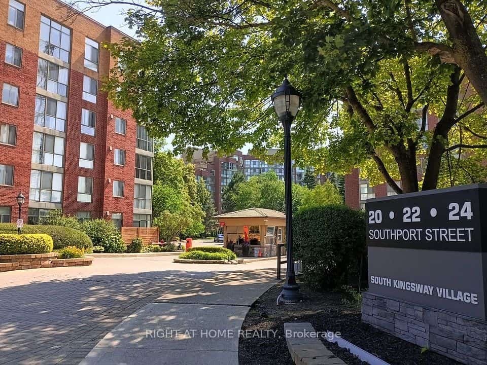 20 Southport Street #208, Toronto, ON M6S 4Y8