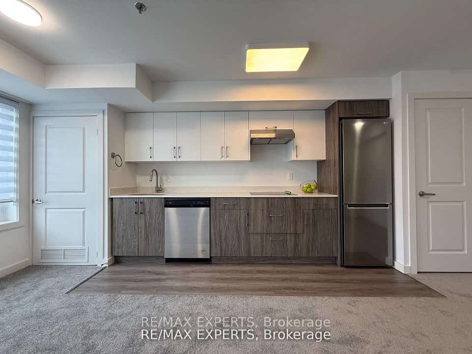 45 Connaught Avenue #104, Toronto, ON M4L 2V8