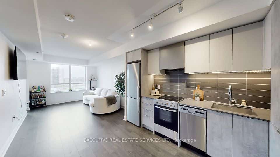 10 Gibbs Road #624, Toronto, ON M9B 0E2