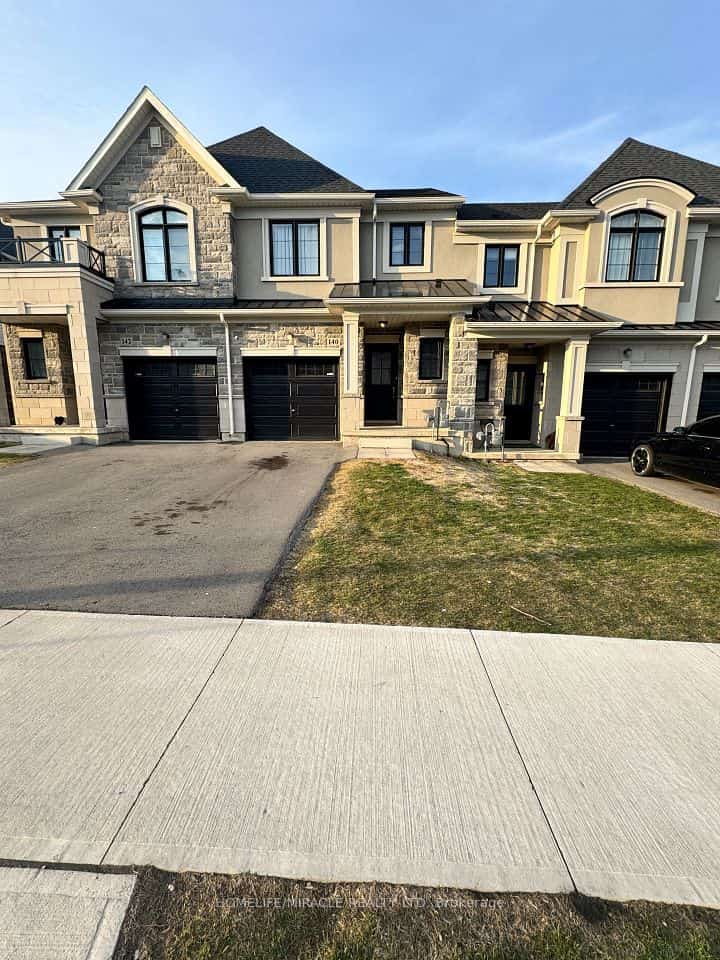 140 Aquasanta Crescent, Hamilton, ON L9B 0J8