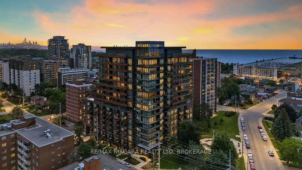 21 Park Street E, Mississauga