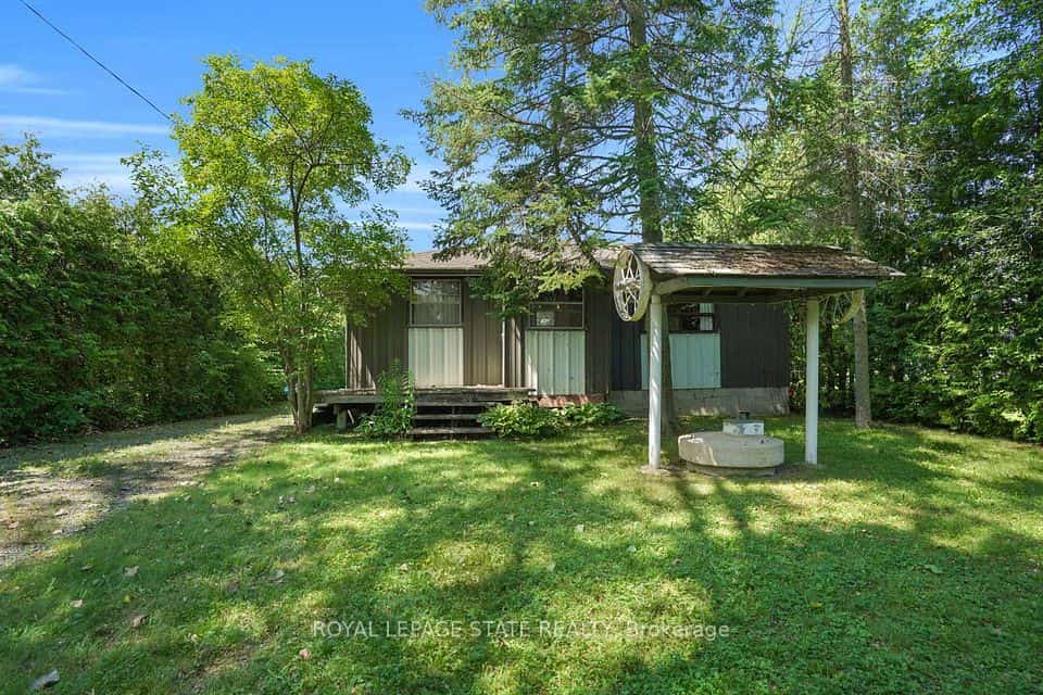 104 Farley Circle, Georgina, ON L0E 1S0