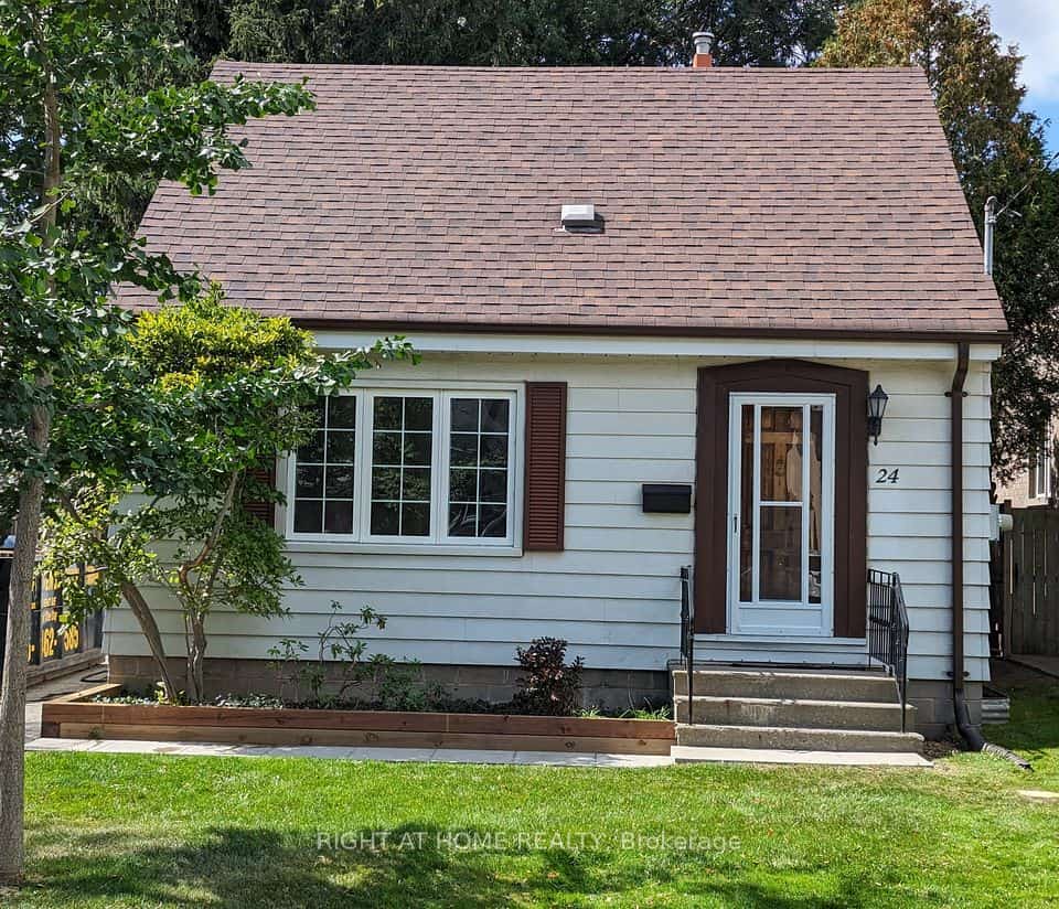 24 Harewood Avenue, Toronto, ON M1M 2R2