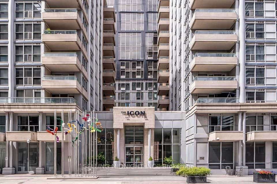 270 Wellington Street W #502, Toronto, ON M5V 3P5