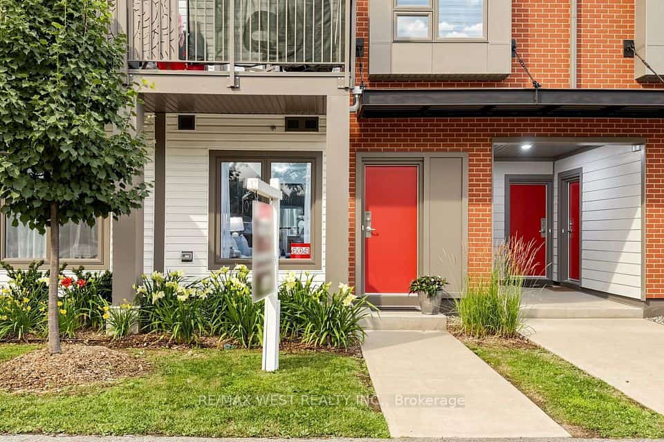 2635 William Jackson Drive #404, Pickering, ON L1X 0L3