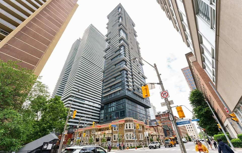 634 Church Street #4402, Toronto, ON M4Y 0G9