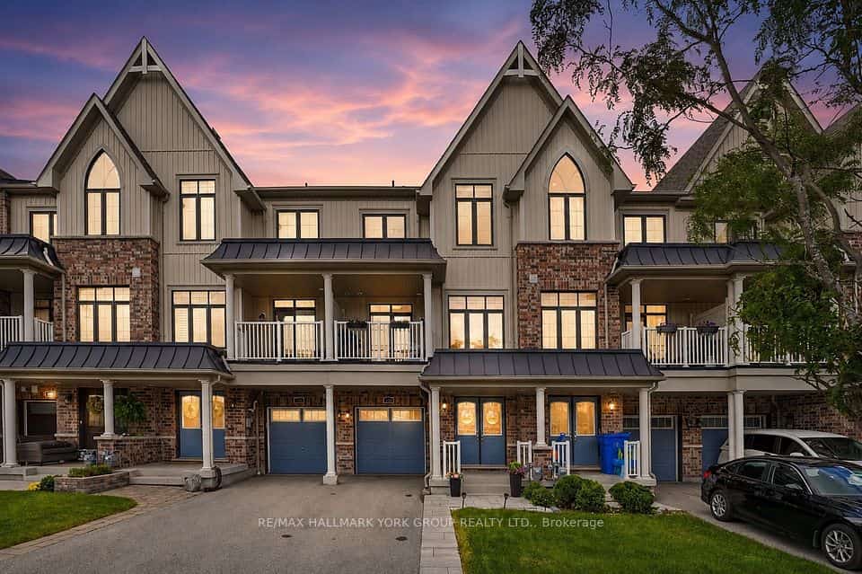 118 Alvin Pegg Drive, East Gwillimbury, ON L9N 0R7