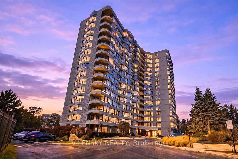 7460 Bathurst Street #214, Vaughan, ON L4J 7K9