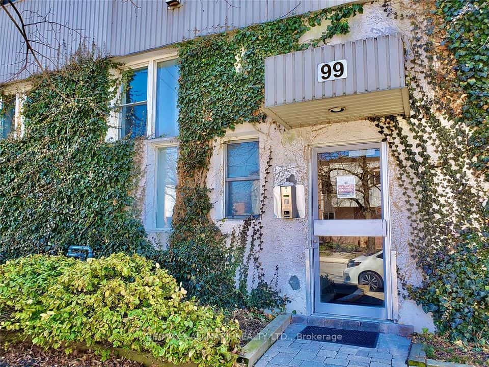 99 Coleman Avenue #204, Toronto, ON M4C 1P8