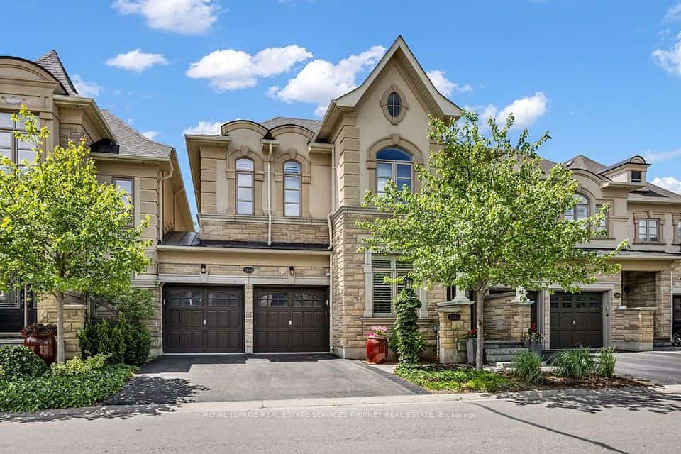 2444 Chateau Common, Oakville, ON L6M 0S1