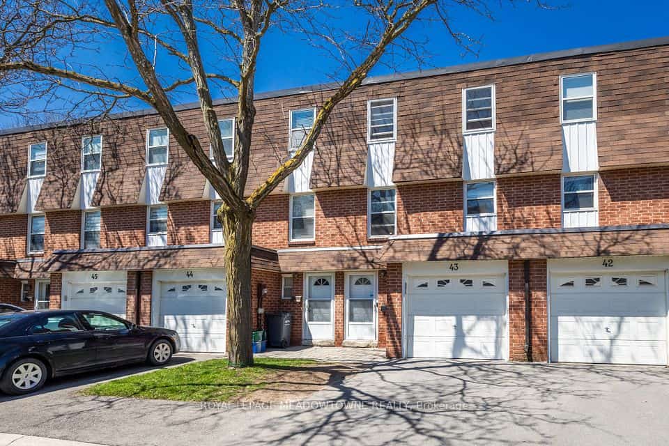 235 Bronte Street #43, Milton, ON L9T 3V8