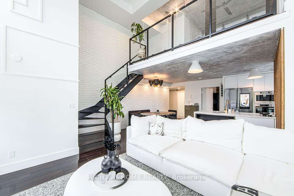 250 Manitoba Street SE #728, Toronto, ON M8Y 4G8