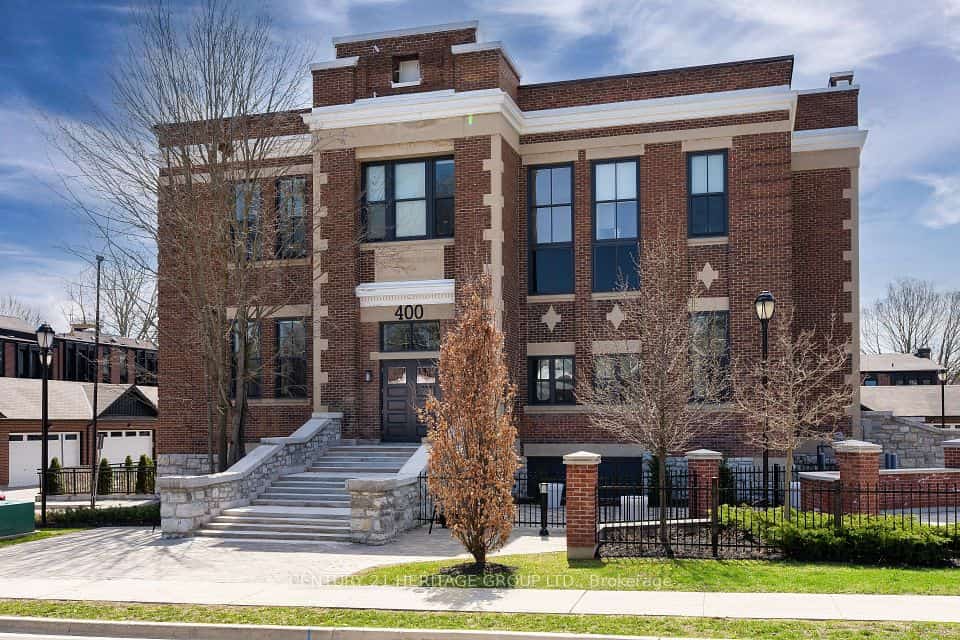 King George School Lofts & Town Homes, Newmarket