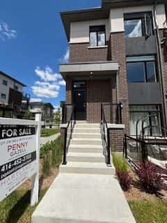 1695 Dersan Street #902, Pickering, ON L1X 0S9