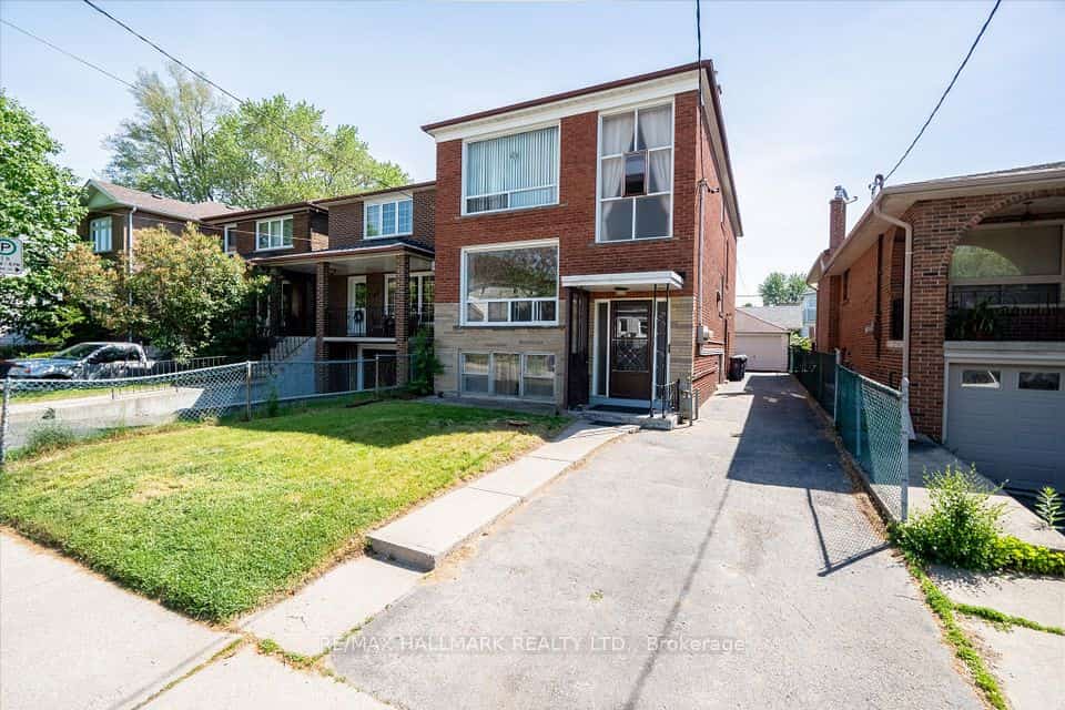 11 Priscilla Avenue, Toronto, ON M6S 3W1