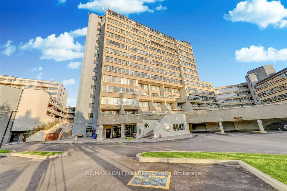 Sheppard Place Condominium, Toronto