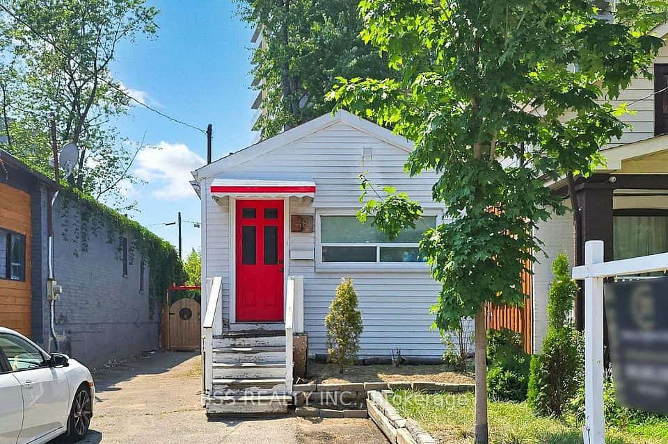 48 St Dunstan Drive, Toronto, ON M1L 2V5