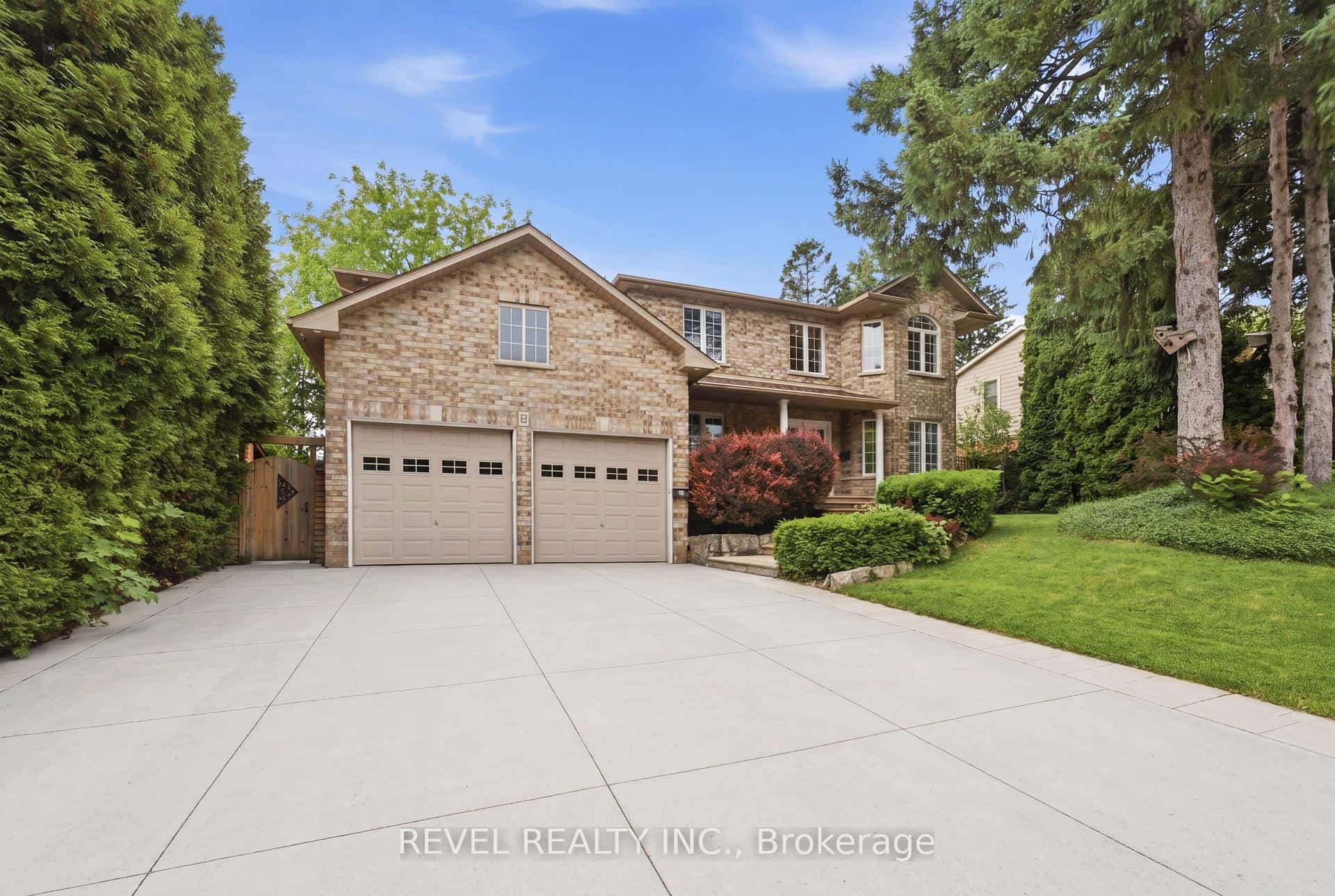 11 Maynard Street, Hamilton, ON L9B 1A9