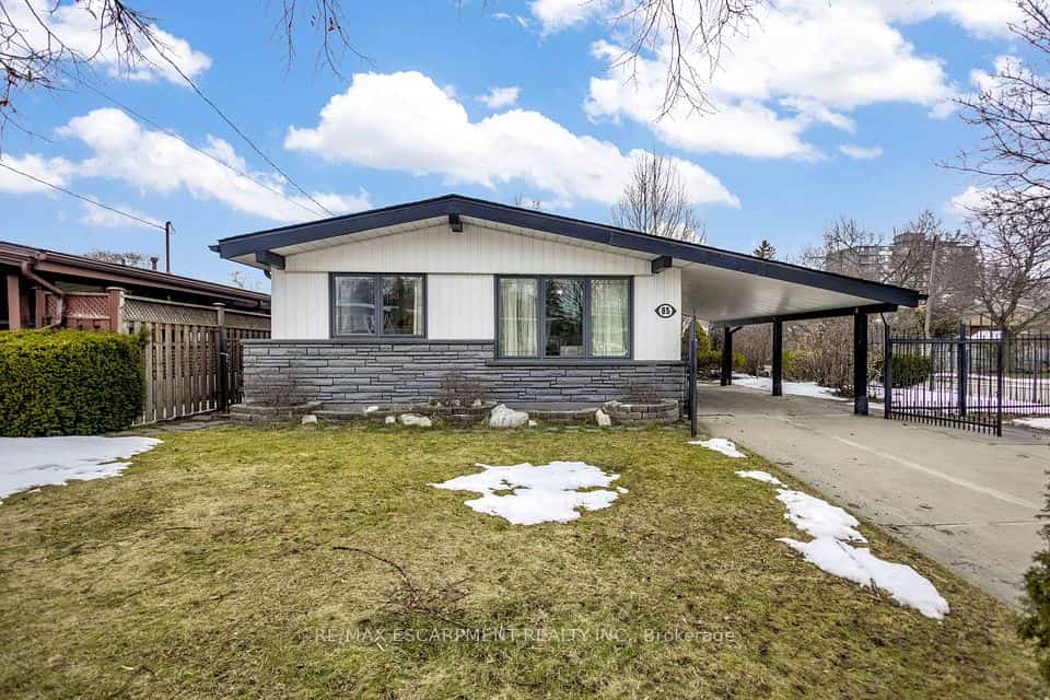 85 Ranchdale Drive, Hamilton, ON L8V 2L9