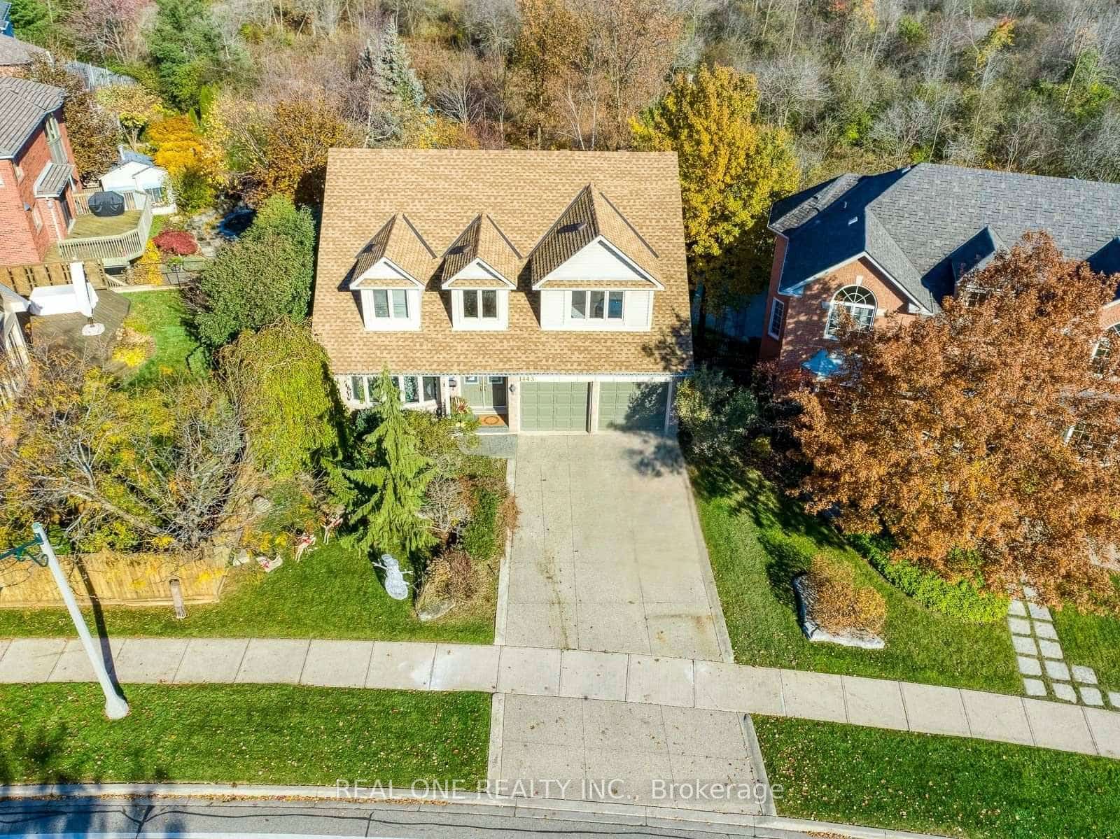 1443 Bayshire Drive, Oakville, ON L6H 6E8