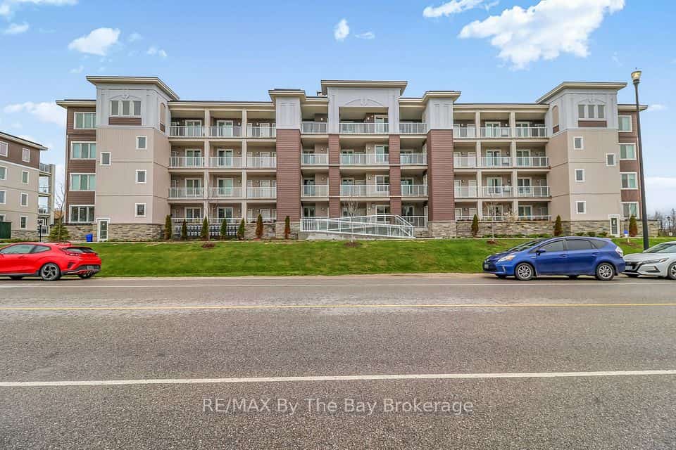 5 Spooner Crescent #311, Collingwood, ON L9Y 1T3
