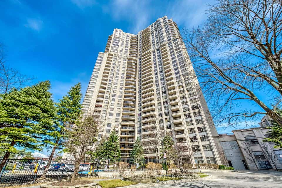 35 Kingsbridge Garden Circle #807, Mississauga, ON L5R 3Z5