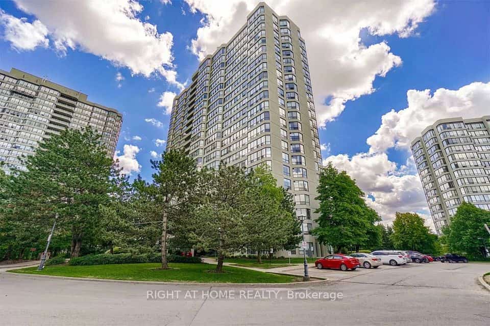 24 Hanover Road #1507, Brampton, ON L6S 5K8