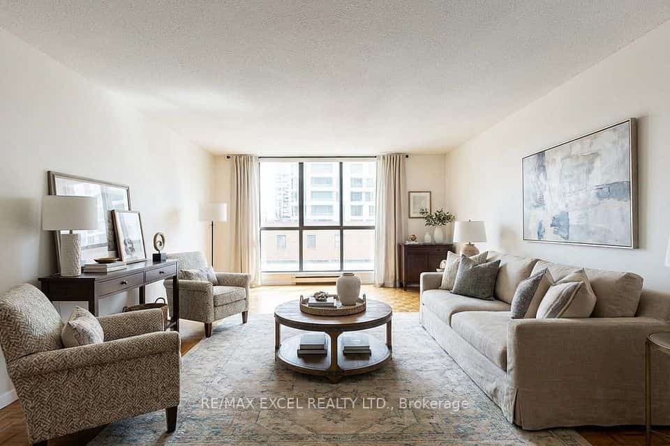 188 Spadina Avenue #406, Toronto, ON M5T 3A4