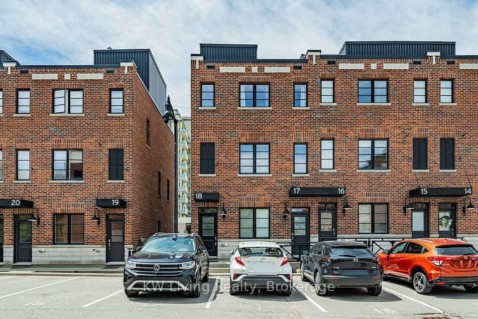 70 Plains Road W #18, Burlington, ON L7T 1E9