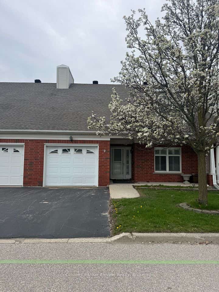 2705 KINGSWAY Drive #9, Kitchener, ON N2C 2T2
