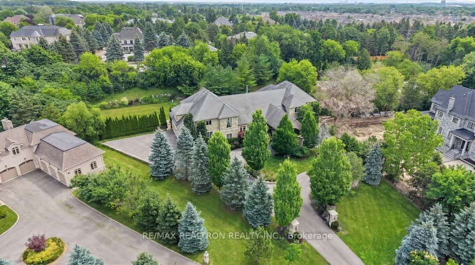 11 Saul Court, Vaughan, ON L6A 3X7