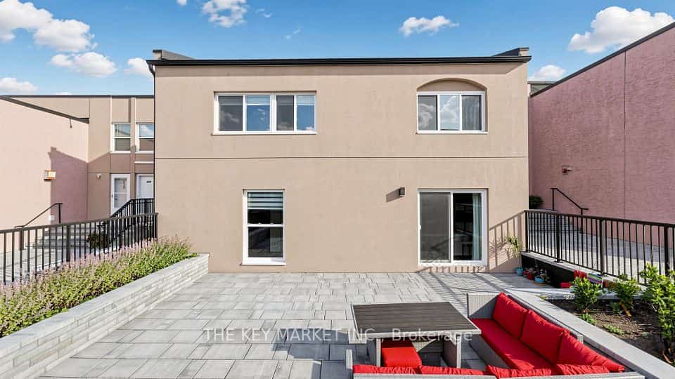 3060 Constitution Boulevard #289, Mississauga, ON L4Y 3X8