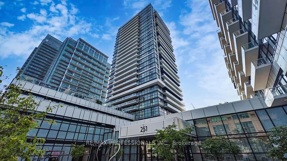 251 Manitoba Street #504, Toronto, ON M8Y 0C7