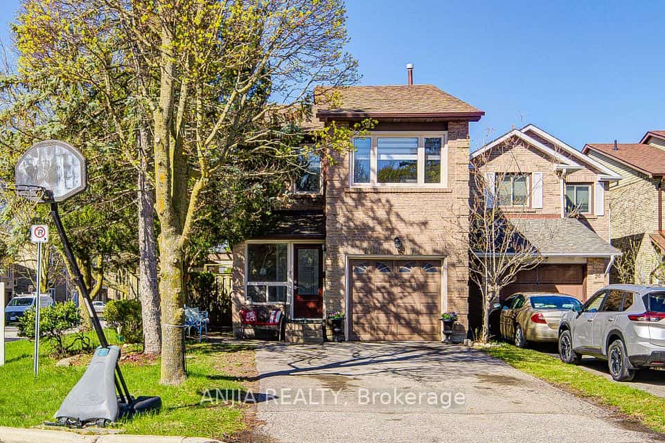 78 Baywood Court, Markham, ON L3T 5W3
