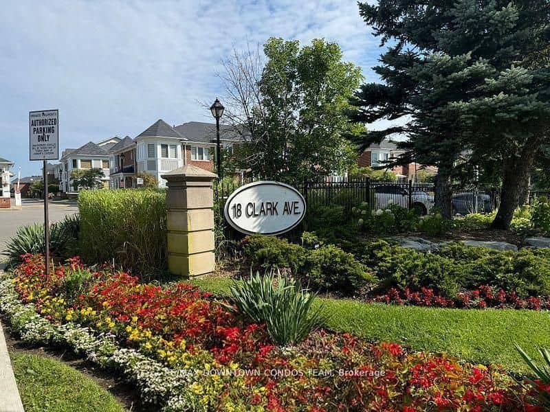 18 Clark Avenue W, Vaughan