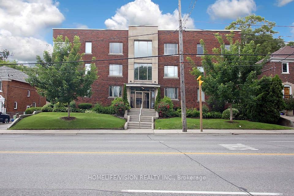 1840 Bathurst Street, Toronto