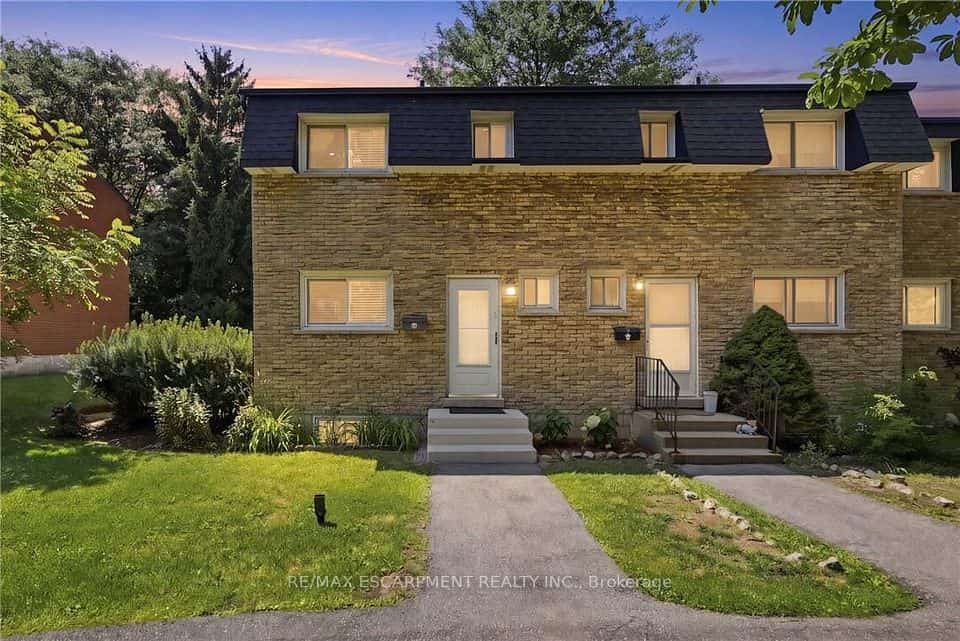 1420 Garth Street #16, Hamilton, ON L9B 1R6