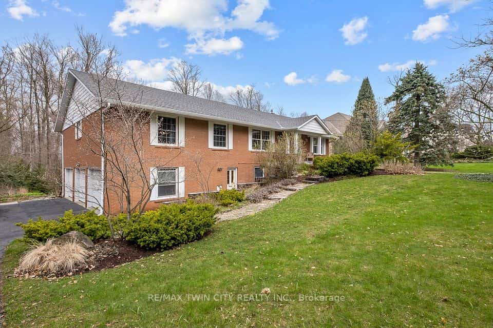 36 Maple Hill Drive, Kitchener, ON N2M 2R8