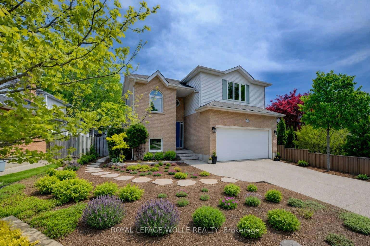 464 Northlake Drive, Waterloo, ON N2V 2A4