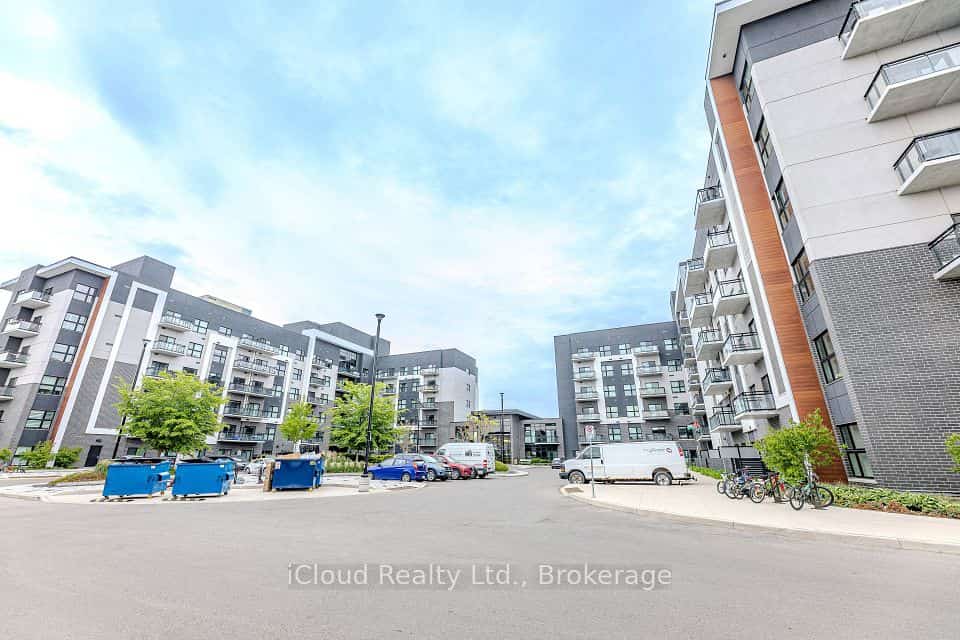102 Grovewood Common #121, Oakville, ON L6H 0X2